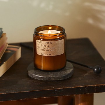 P.F. CANDLE CO. 手工香氛蠟燭 7.2oz 雲杉