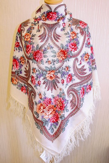 帕夫洛沃寶薩德俄羅斯披肩 100% 羊毛絲巾 125 公分，羊毛流蘇披肩，款式 1551-0