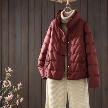 冬季新款復古立領白鴨絨盤扣羽絨服女洋氣休閑寬松純色加厚短外套