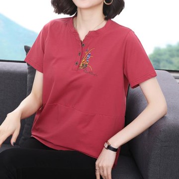 減齡T恤女短袖純棉大碼寬松2023夏新款中老年媽媽夏裝V領繡花上衣