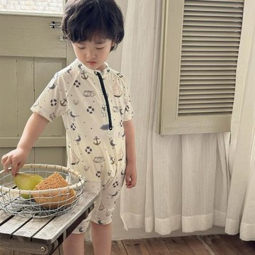 男童泳衣連體中小童洋氣撞色防曬泳裝寶寶度假兒童連體游泳衣
