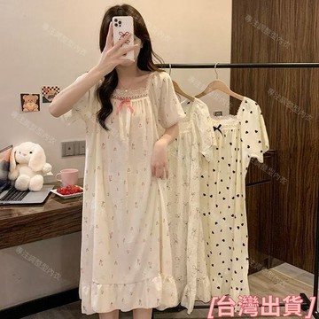 韓系ins風甜美短袖睡裙女 夏季新款透氣雲朵棉休閒睡衣 大尺碼中長款連衣裙 碎花蕾絲邊睡裙 薄款柔軟居家服