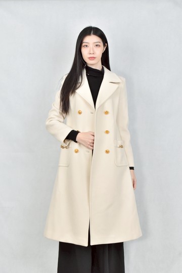 (S) gucci杏色排釦大衣外套