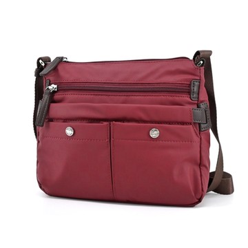 LA BAGAGERIE 字母印雙口袋方形斜背包(迷你/酒紅)