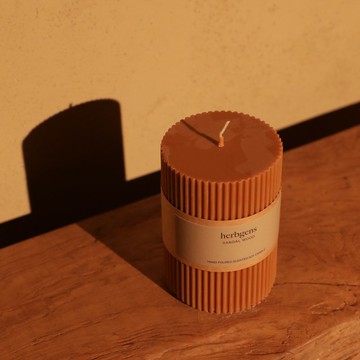 天然檜木且寵物友善的蠟燭 328g