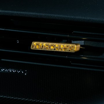 Anarchy99 X SIMON ANR-99-06 街頭徽章 金屬 立體LOGO 車標 香氛夾 台灣製造