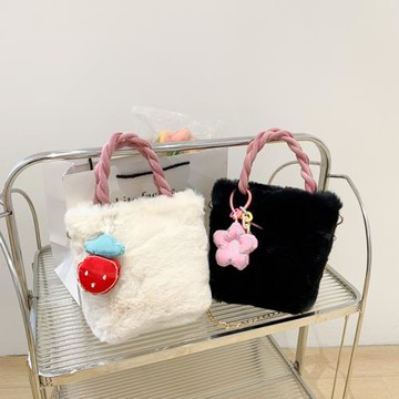 春夏新款高級毛毛包2024時尚單肩斜挎毛絨包百搭手提休閑水桶小包