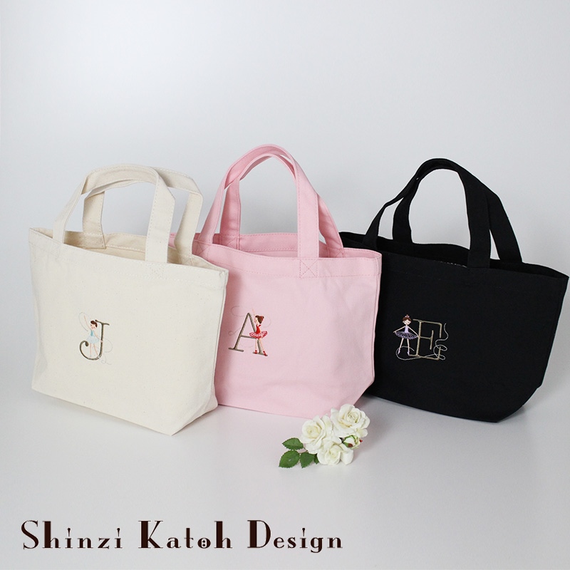 Shinzi Katoh/シンジカトウ］バレリーナ＆イニシャル刺繍入り