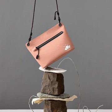 防水包-粉色(手機袋/小包/側背包/斜背包/隨身包/旅行隨身包)