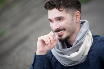 灰色 成人圍脖 微寒冬季厚款 保加利亞純棉紡織布料 / 圍巾