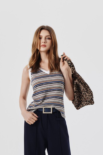 焦糖漸層配藍條上衣