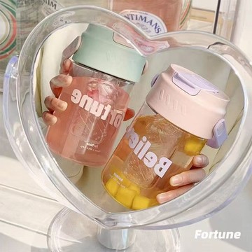現貨🏆隔日到貨 簡約潮流 水壺 濾網水壺 運動水壺 便攜 食品級吸管 上班族必備 清新風 水瓶 透明水壺 水杯