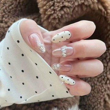 美甲穿戴甲珍珠波點美甲顯白高級感美甲穿戴甲赫本風