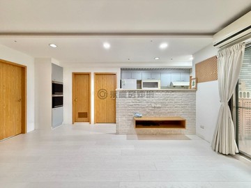 ★三鐵共構｜陽台進出｜精裝大三房車位｜高雄市左營區文川路