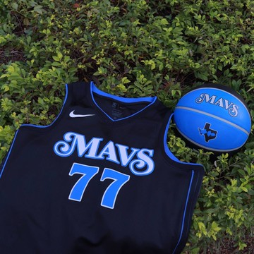 Wilson NBA 城市系列 23' 橡膠 7號籃球 獨行俠隊