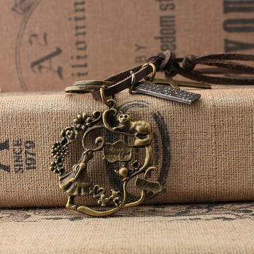 歐美時尚毛衣鏈 女 合金愛麗絲吊墜長款韓國絨皮繩項鏈 批價