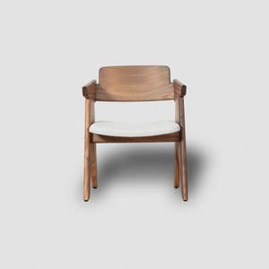 MOONLER Kena 扶手餐椅 淺褐 米黃