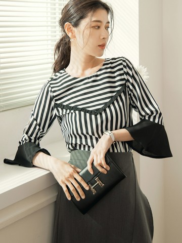圓領條紋拼接荷葉五分袖上衣