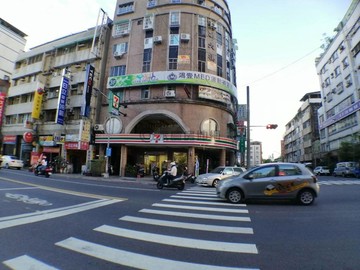 正臥龍路上金店面1+2+3正忠商圈稀有釋出歡迎~｜高雄市三民區臥龍路