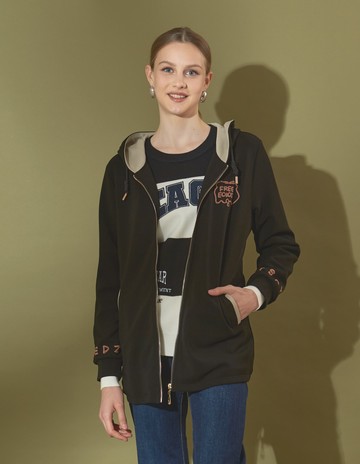 ★【喜芝梅】潮流演繹 現代感純色內襯連帽拉鏈外套(黑色；M-XL) 224470811