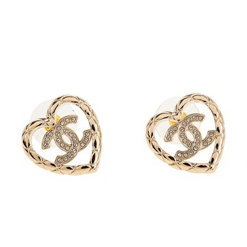 CHANEL 香奈兒 新款縷空格紋愛心CC LOGO水鑽貼耳針式耳環 (淡金)