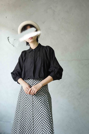 手作-黑色古典刺繡面料法式復古寬袖七分袖襯衫