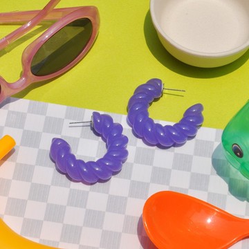 庫洛米紫紐結C圈耳環/ 壓克力耳環