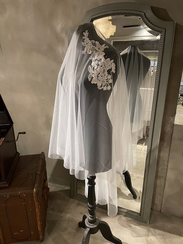 簡約釘珠蕾絲頭紗