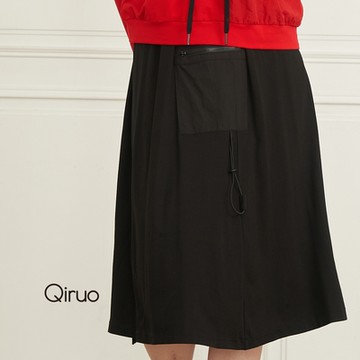 【Qiruo 奇若名品】專櫃帥氣造型春夏黑色中長裙(黑色造型口袋休閒日常款2003B)