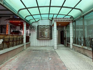 前院停車別墅有露台｜台中市大里區公教街