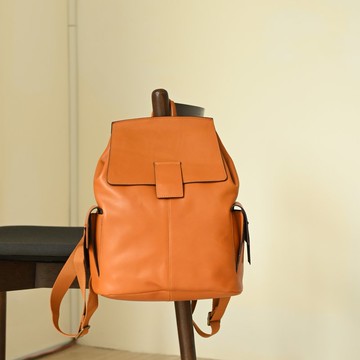 極簡長方狀包釦-旅行後背包-棕色