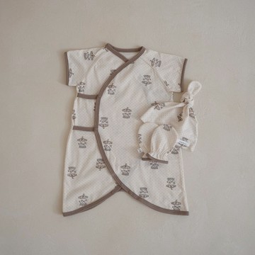 Peekaboo 旋轉木馬新生兒套裝｜新生兒衣服 新生兒帽子 嬰兒連身衣 蝴蝶衣 寶寶衣服 嬰兒衣服 包屁衣 韓國童裝