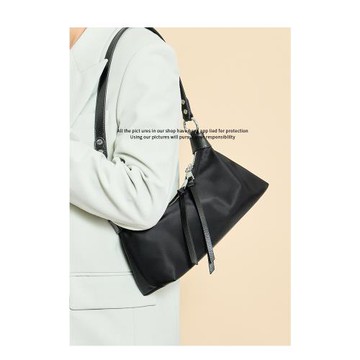 包包女腋下包2025通勤包斜挎包女包質感尼龍小包黑色百搭餃子包