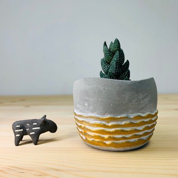 童話銀雪光金川流不息水泥盆