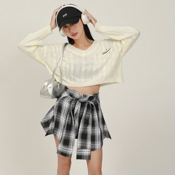 學院風V領繡字薄針織衫-白【KT223961】