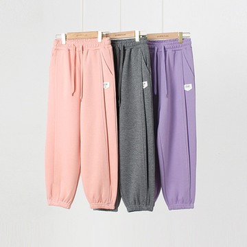 皮革小標籤車線縮口長褲 大童 女童 運動褲 棉褲 縮口褲 褲子 童裝 兒童 橘魔法 現貨【BB8815】