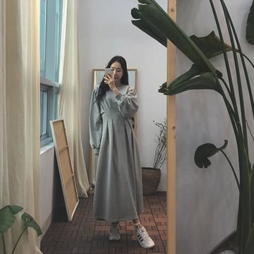 秋冬a字黑色收腰燈籠袖顯瘦長裙