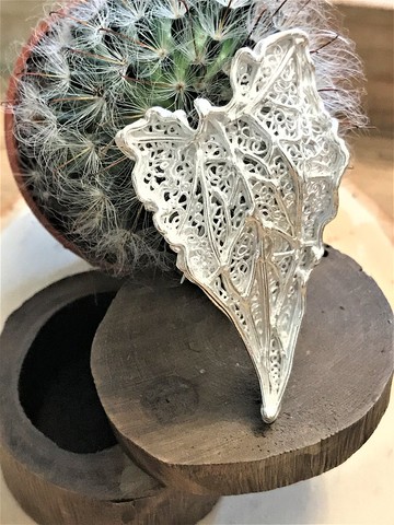 手作銀飾-純銀微甘菊葉子仙子胸針