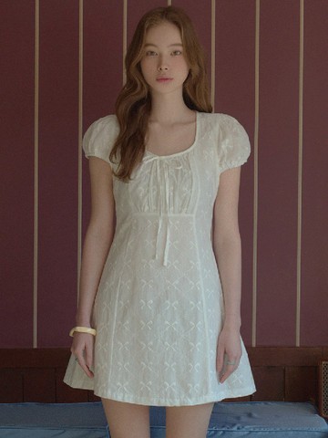 Juny Ribbon Embroidery Square Dress