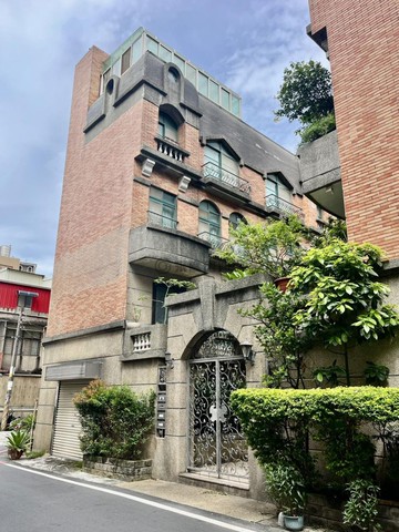 華興重劃區/5米8面寬別墅室內車庫/陽明交大附中｜新竹縣竹北市中央路