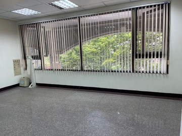 上南崁宜誠層峰二樓現收租店面【大間】｜桃園市龜山區南祥路