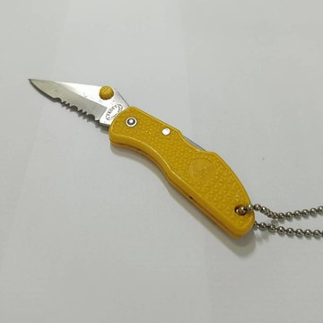 [沐沐屋]不鏽鋼刀片 耐用玻璃纖維增強尼龍手柄 黃色 全齒折刀#
