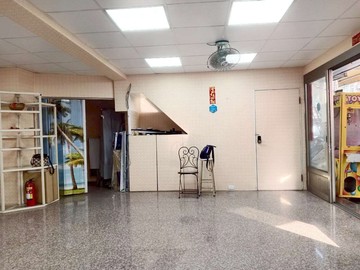 大明商圈三角窗一樓店面公寓｜高雄市鳳山區同明街
