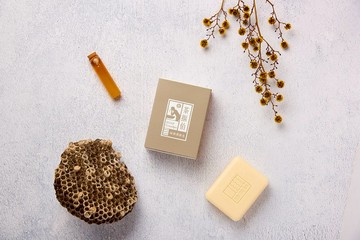 茶摳伯私房系列 _ 蜂膠潤顏皂 125g