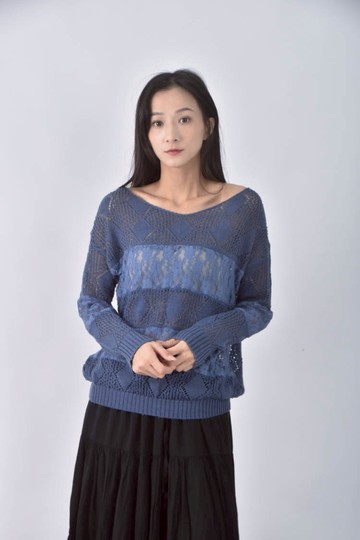 (L) 格紋藍色毛衣