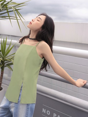 純色不易皺細肩帶開衩長版上衣