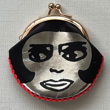 口金胸針 女孩 銀色