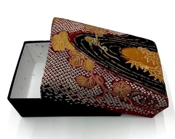 TAKARABAKO－用日本和服布料覆蓋的收納盒。日本製造。體驗日本文