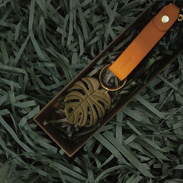 │ 居家系列 │植物系皮革鑰匙圈 - 頭層皮 龜背芋 黃銅五金