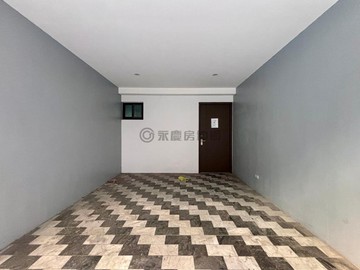 前鎮一心商圈翻新日常透天宅｜高雄市前鎮區一心一路